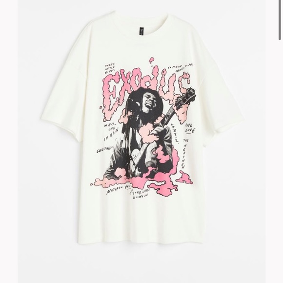 H&M Tops - H&M oversized tshirt